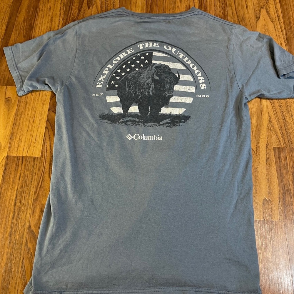 Columbia T Shirt Mens Small Blue Buffalo Graphic Explore The Outdoors Cotton Tee